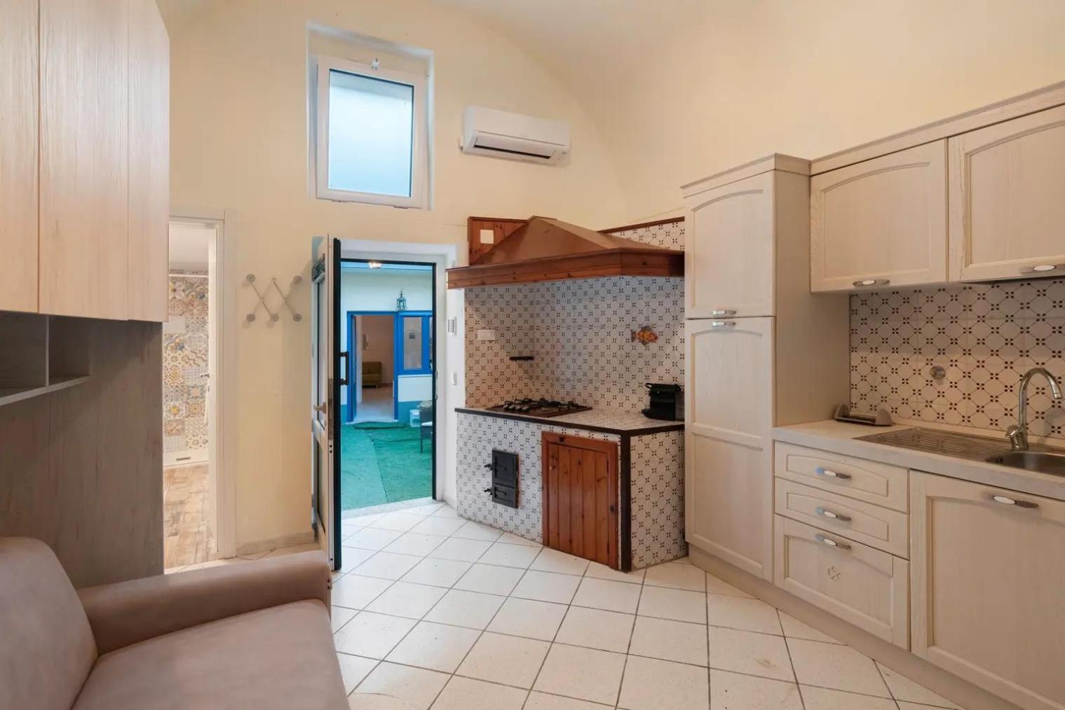 - Ida Apartment